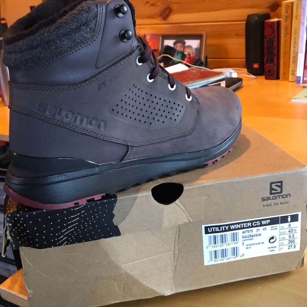 BRAND NEW waterproof Salomon Utility Winter boots